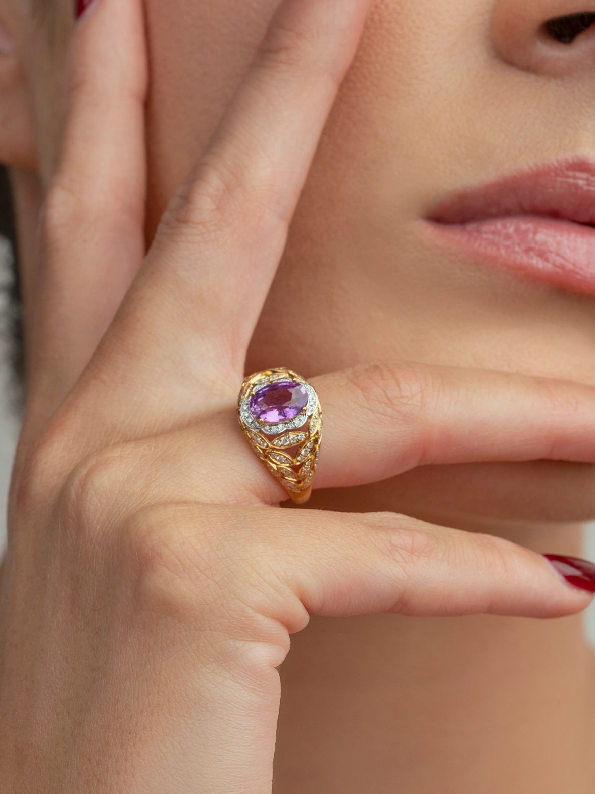 Purple sapphire and Diamond ring