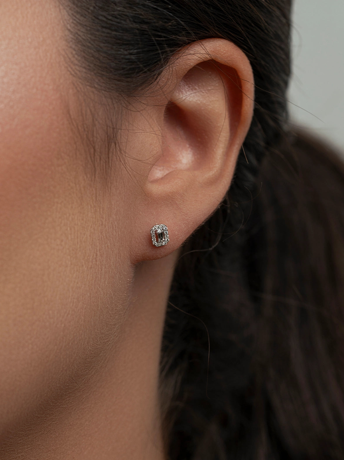 Minimal Diamond Earrings