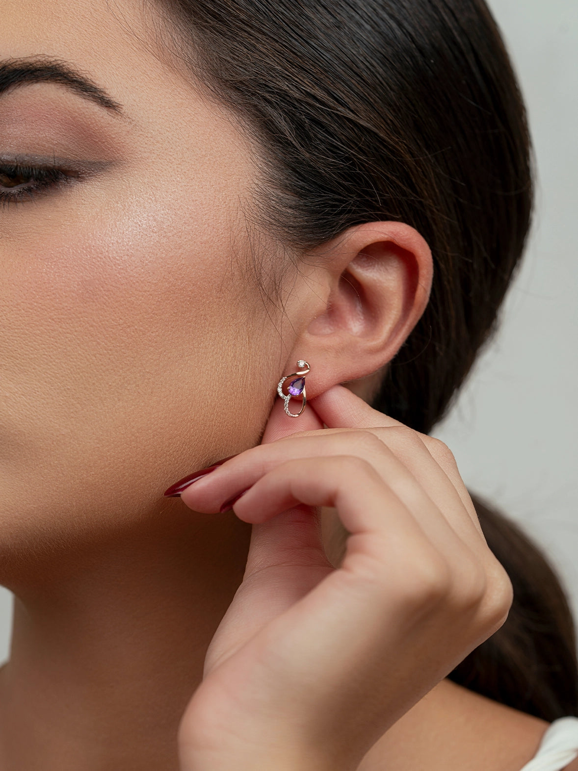 أقراط دوامة الجمشت